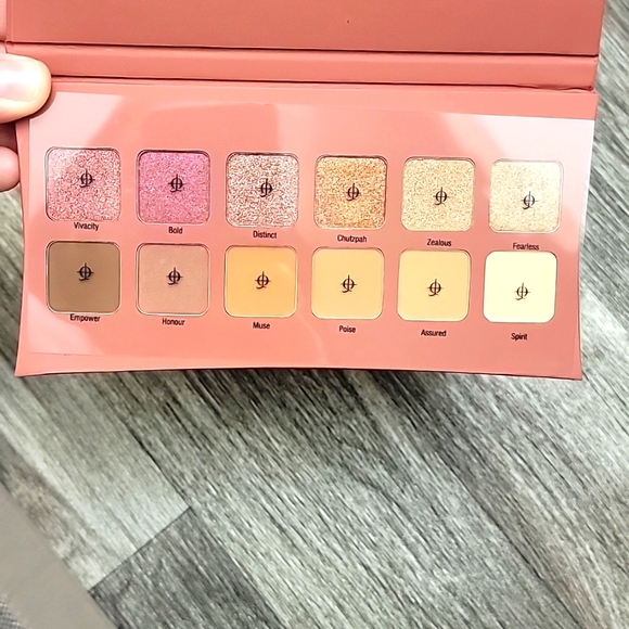 NEW Palette - Picture 2 of 4